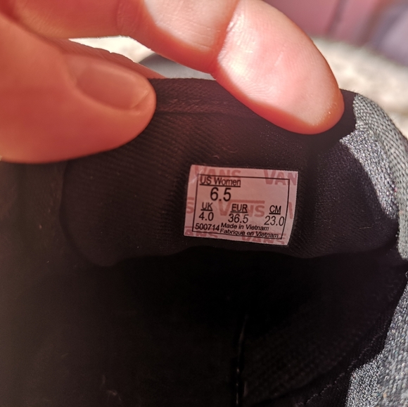 Brand new Vans - Picture 3 of 4